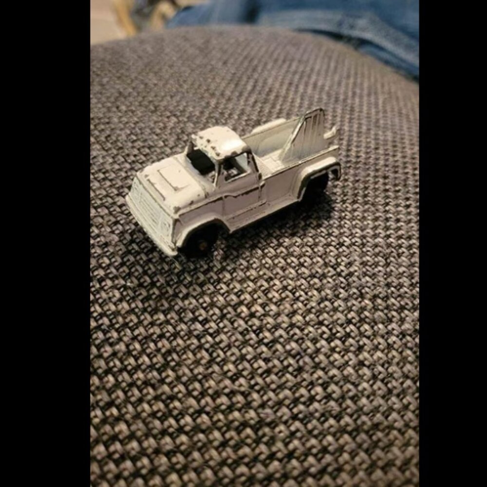 VINTAGE DIECAST TOOTSIE TOW TRUCK / WRECKER 1/64 diecast